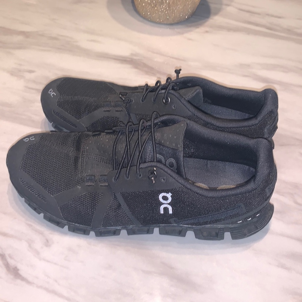 Running shoes - On Cloud